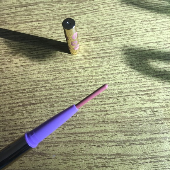 SALE!🌞(Almost New) The Lip Architect Tarte - Picture 5 of 8